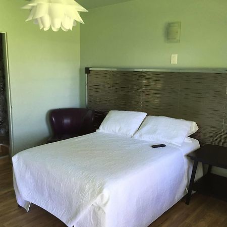 Rooms At The Pecan Olmito Buitenkant foto